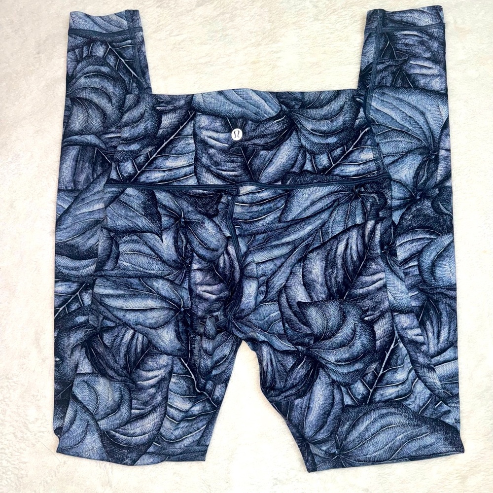 Lululemon leggings size 6